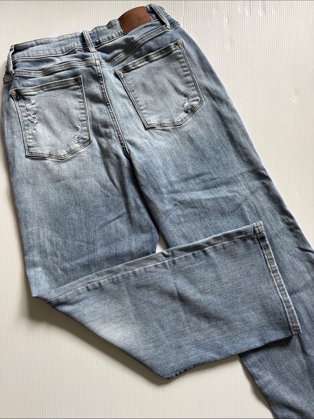 Judy Blue women’s straight leg jeans in Washed Denim Blue. Size 14W - Picture 13 of 13
